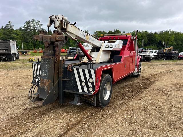 Image of Freightliner M2 equipment image 4