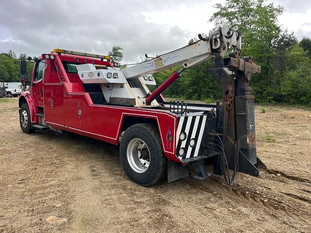 Image of Freightliner M2 equipment image 2