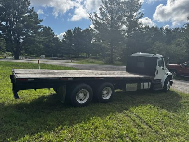 Image of Freightliner M2 equipment image 4
