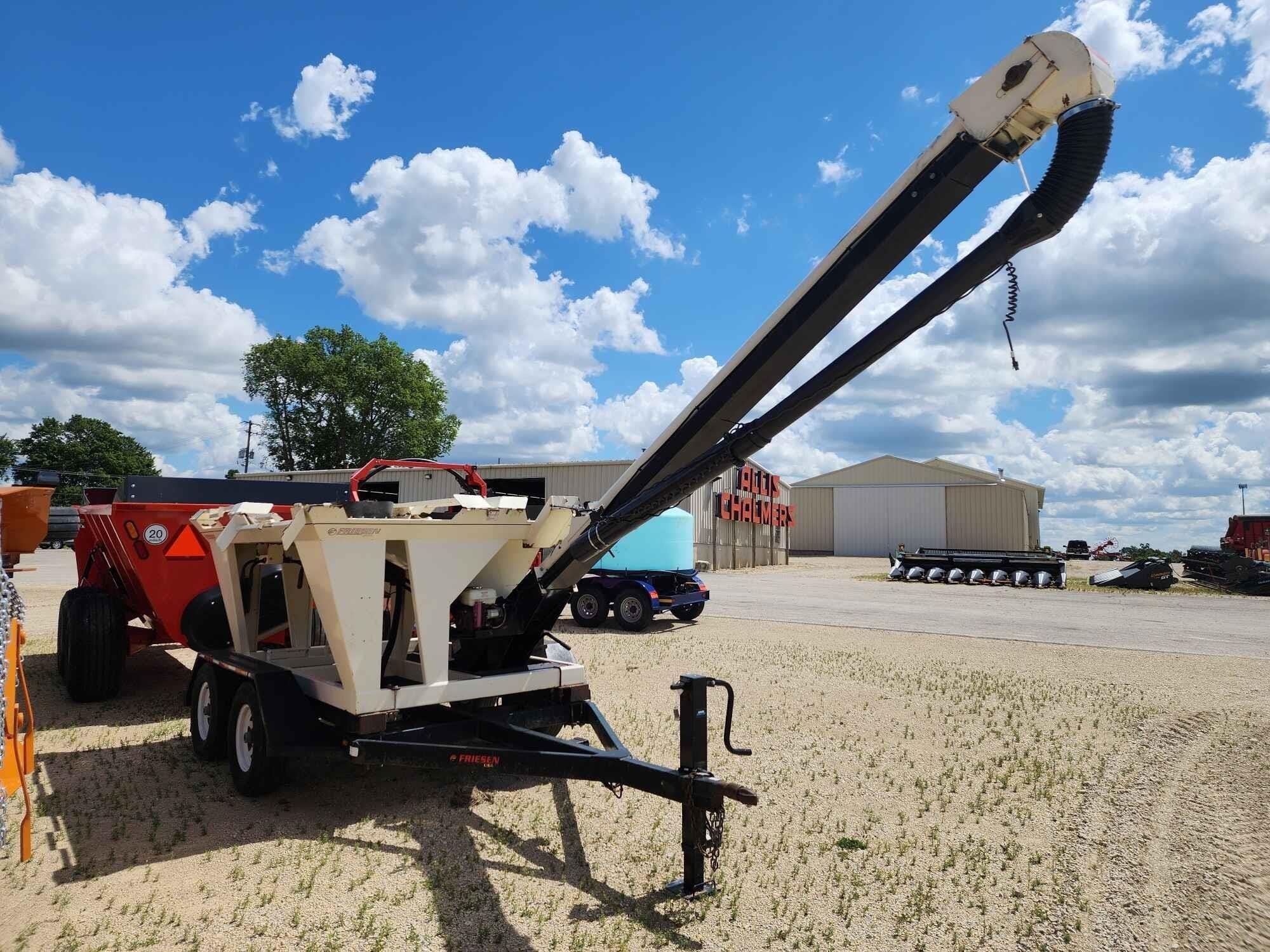 2013 Friesen Seed Titan 4SE Equipment Image0