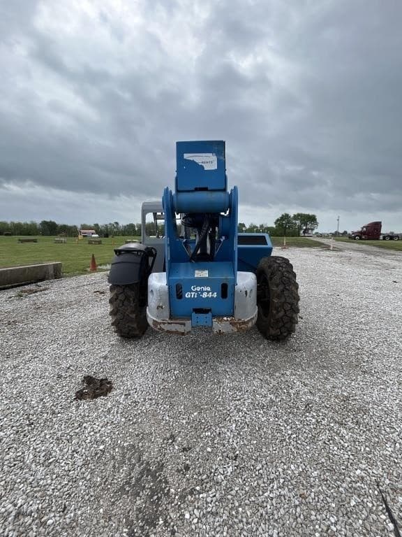 Image of Genie GTH-844 equipment image 3