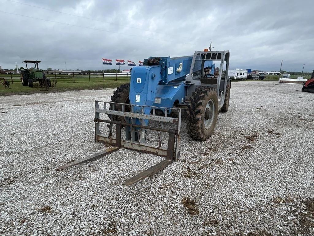 2013 Genie GTH-844 Equipment Image0