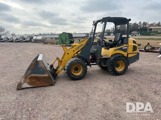 Image of Gehl 540 equipment image 1