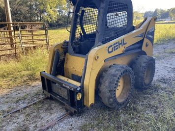 Main image Gehl R220