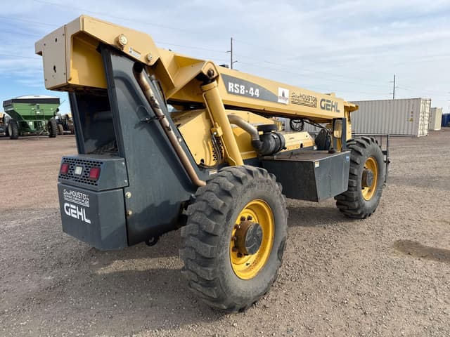 Image of Gehl RS8-44 equipment image 2