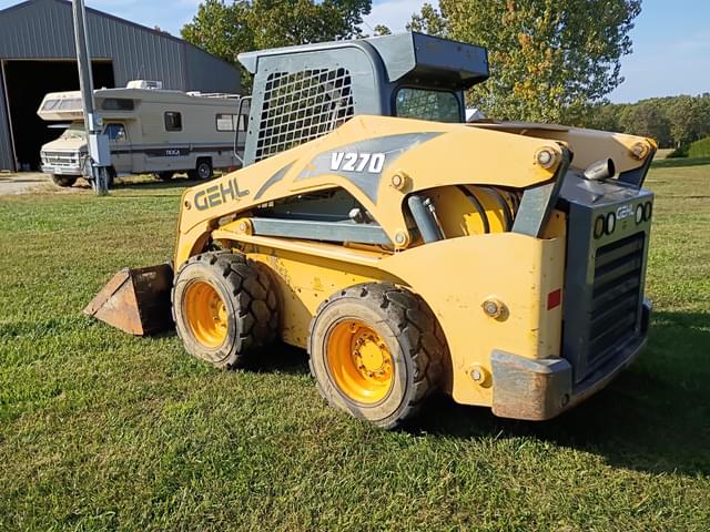 Image of Gehl V270 equipment image 4