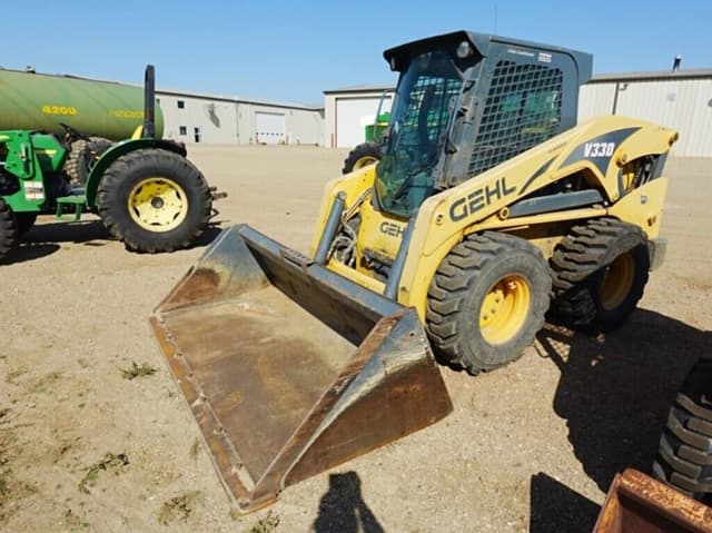 Image of Gehl V330 equipment image 2