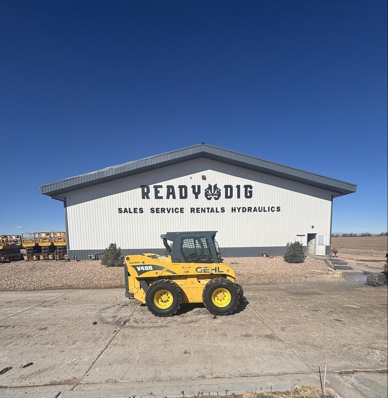 2013 Gehl V400 Equipment Image0