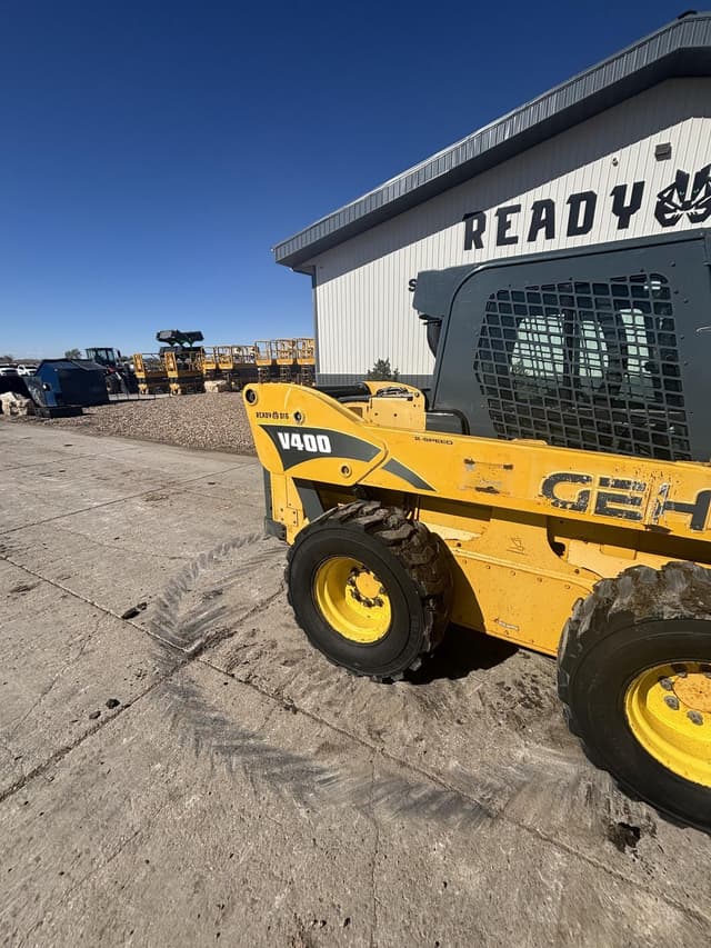 Image of Gehl V400 equipment image 1