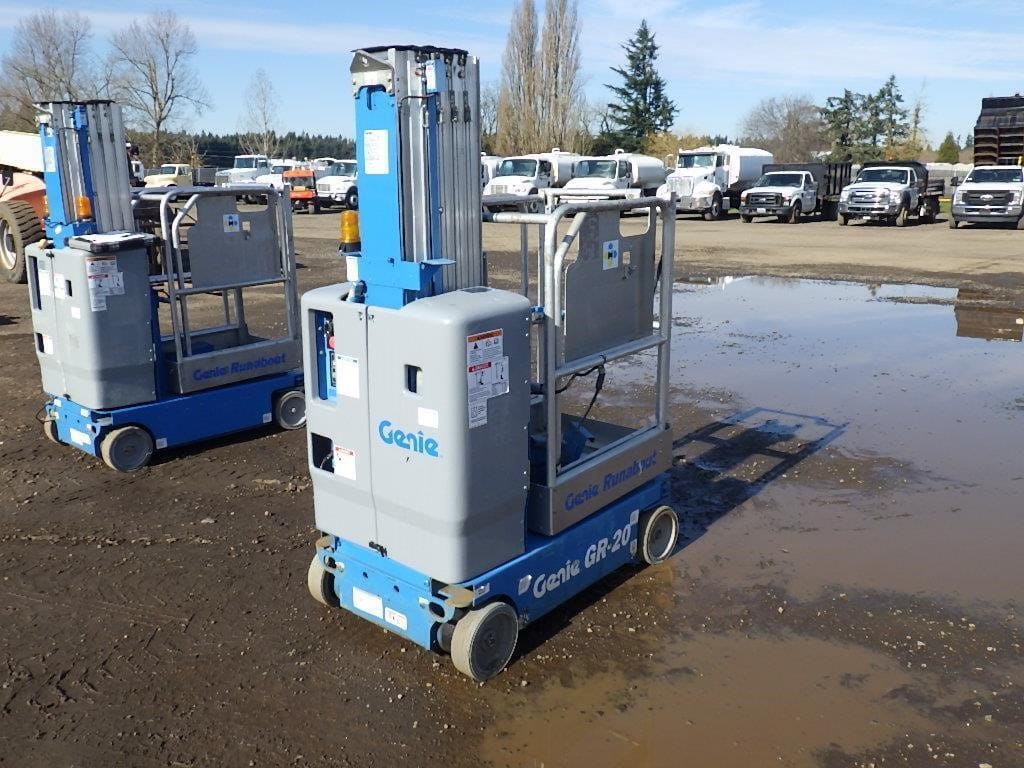 2013 Genie GR-20 Equipment Image0