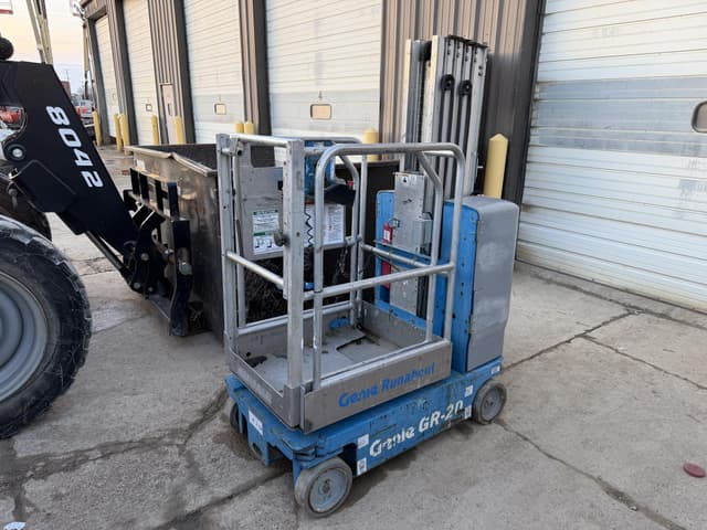 Image of Genie GR-20 equipment image 1