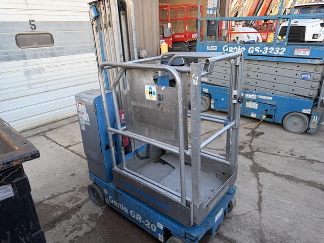 Image of Genie GR-20 equipment image 3