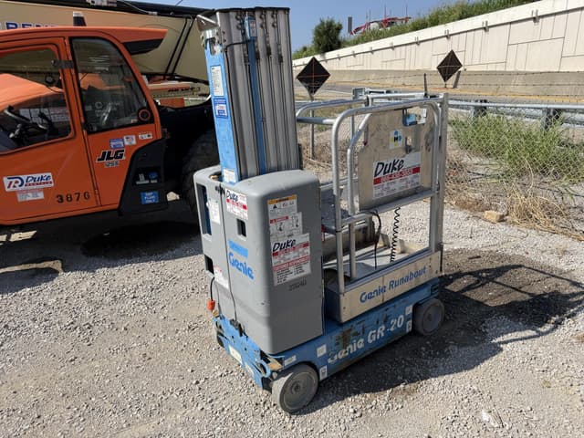 Image of Genie GR-20 equipment image 4