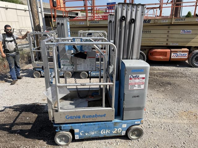 Image of Genie GR-20 equipment image 1