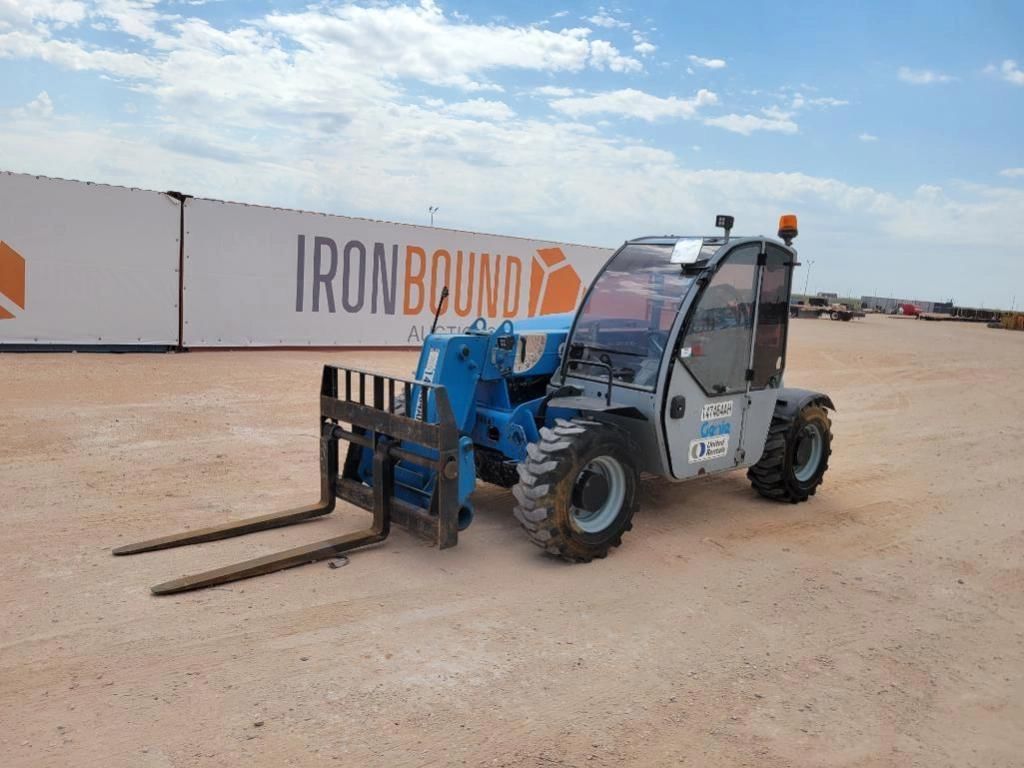 2013 Genie GTH-5519 Equipment Image0