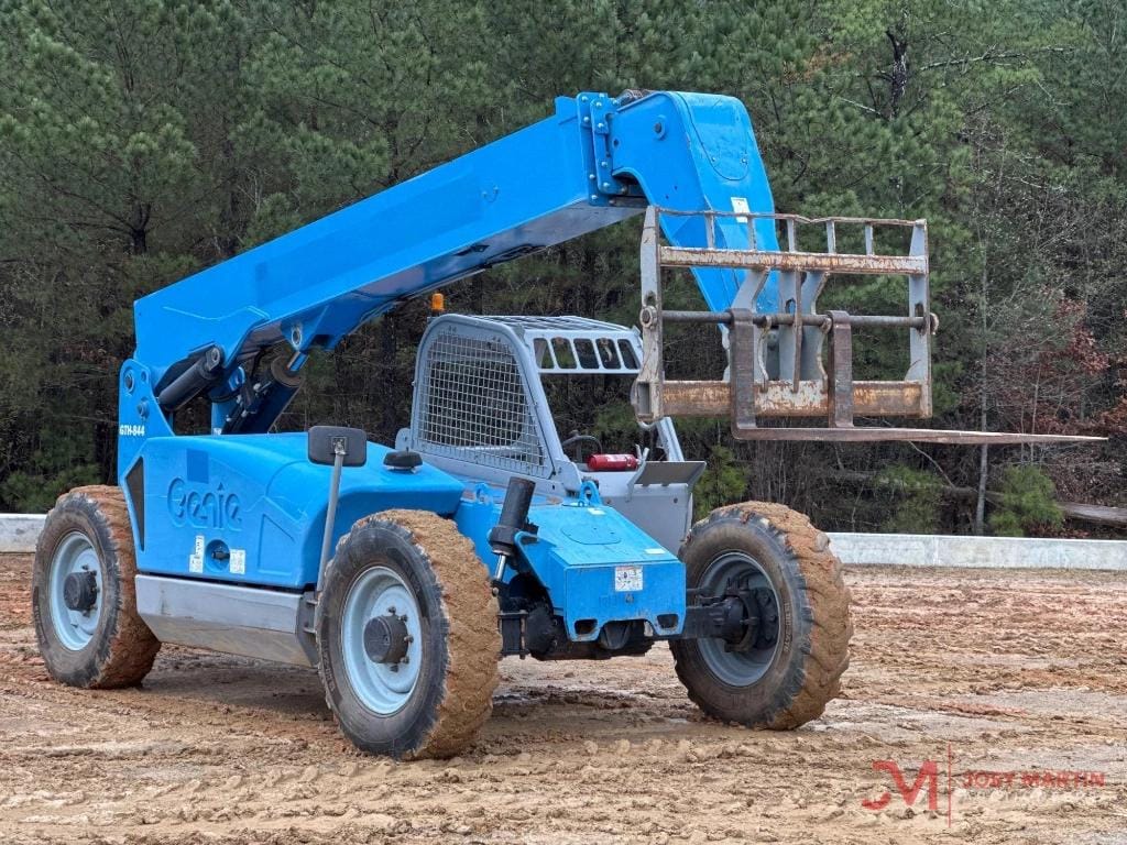 2013 Genie GTH-844 Equipment Image0