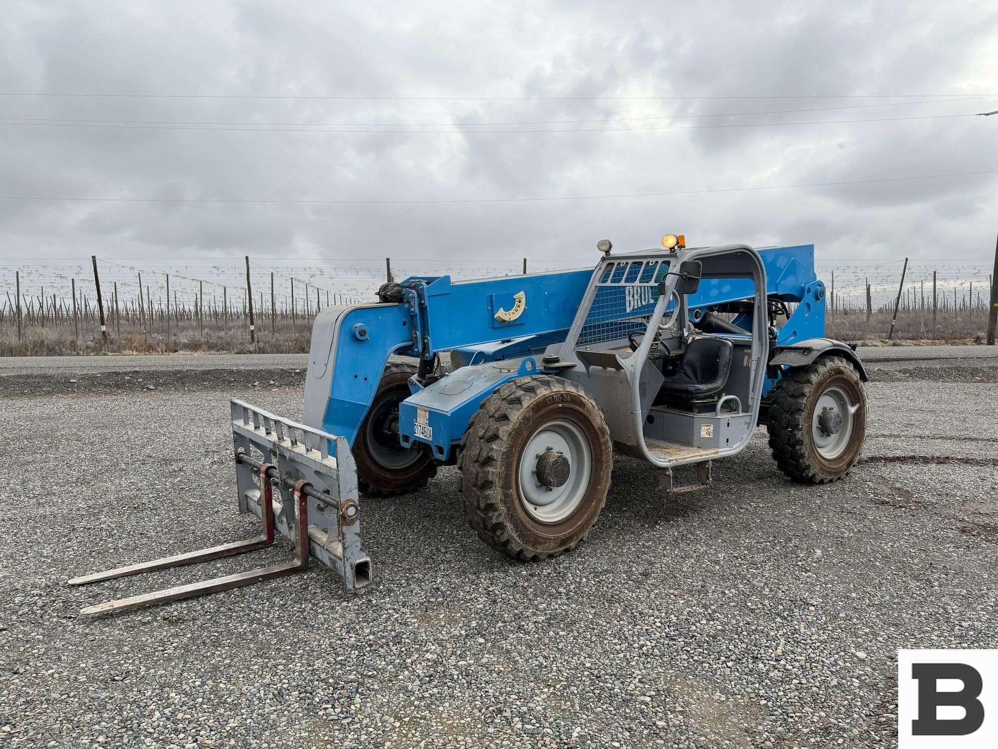 2013 Genie GTH844 Equipment Image0