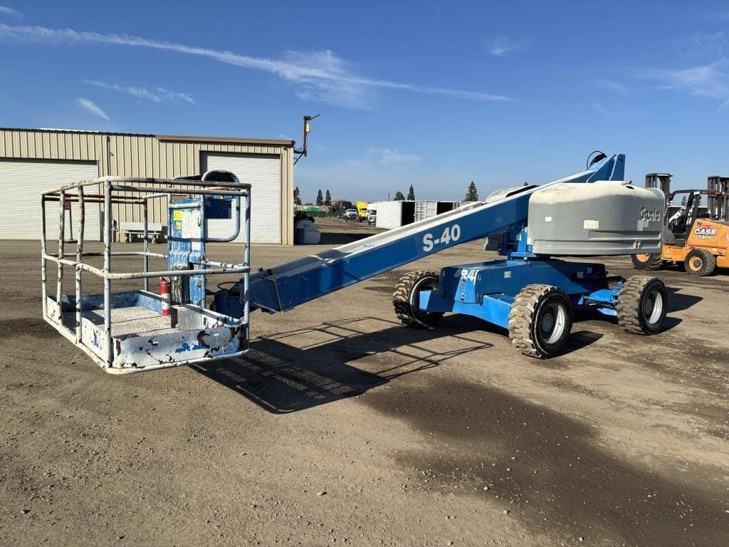 2013 Genie S-40 Equipment Image0