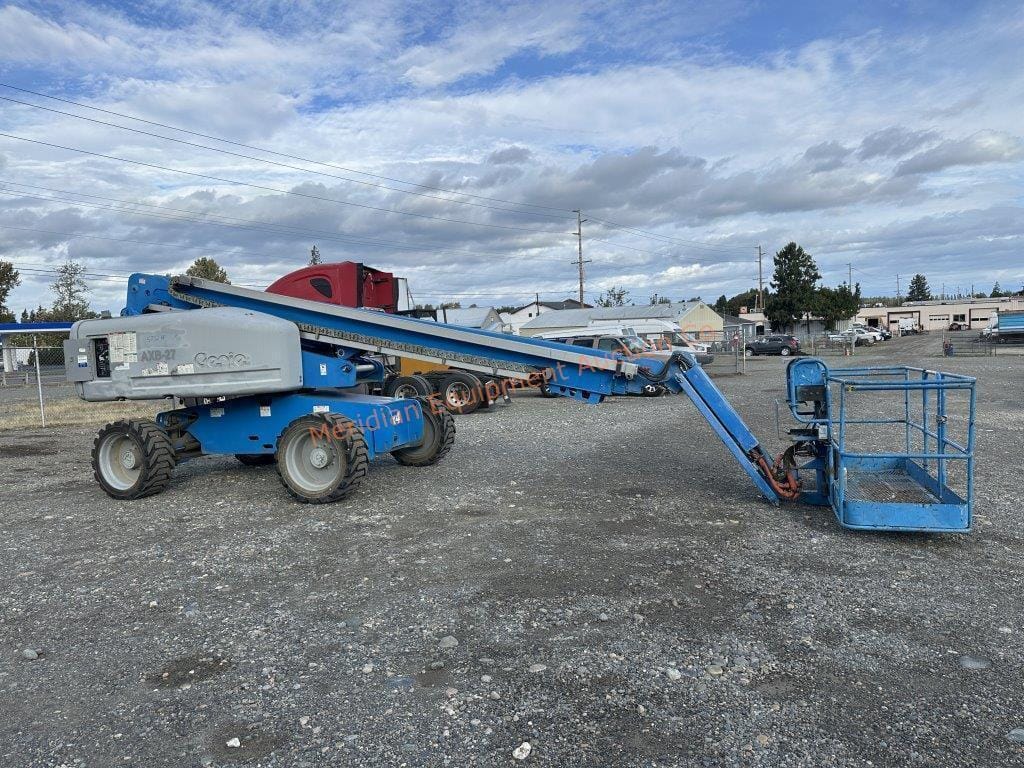 2013 Genie S-65 Equipment Image0