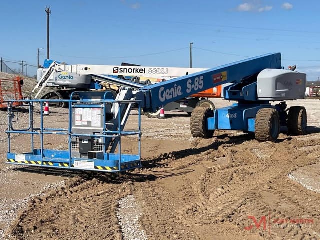 Image of Genie S-85 equipment image 2
