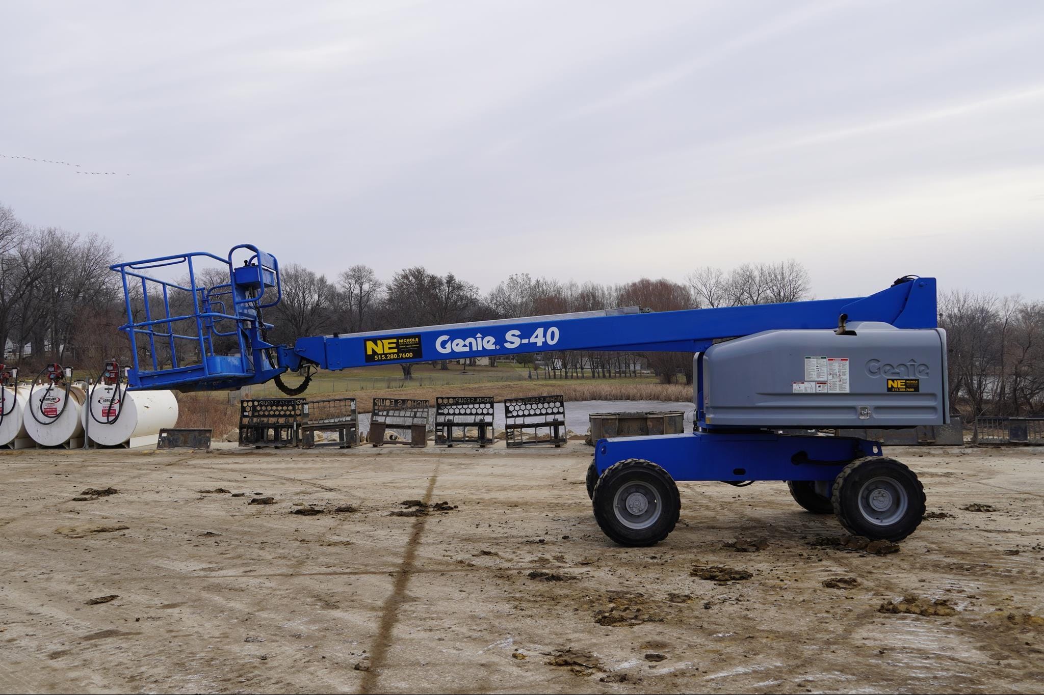 2013 Genie S-40 Equipment Image0