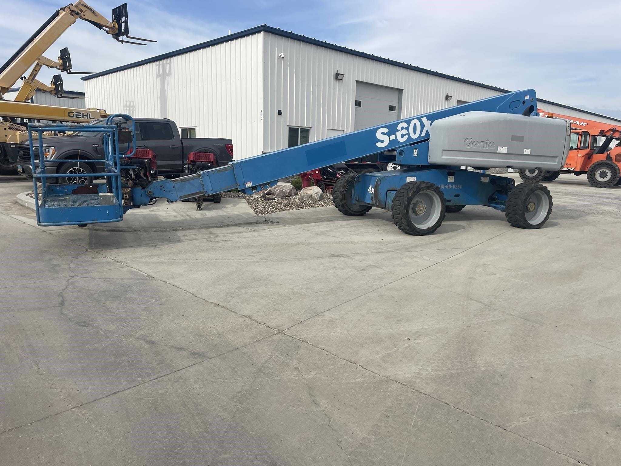 2013 Genie S60X Equipment Image0