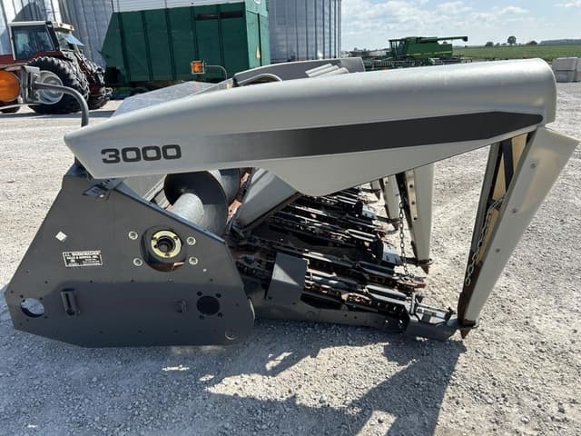 Image of Gleaner 3000 equipment image 3