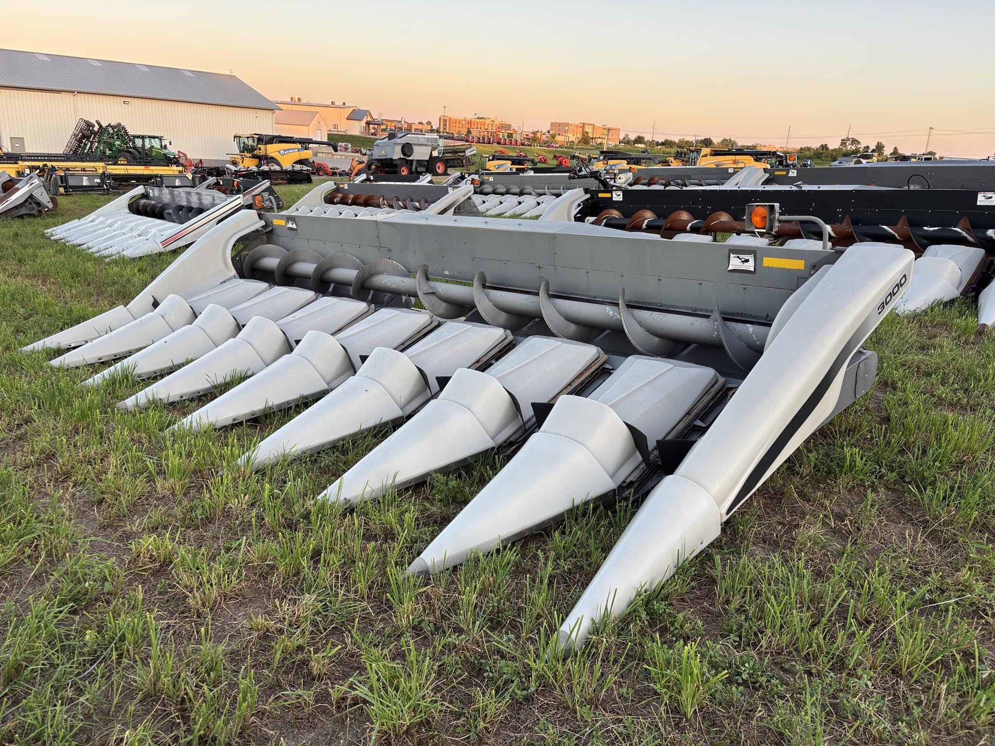 2013 Gleaner 3000 Equipment Image0