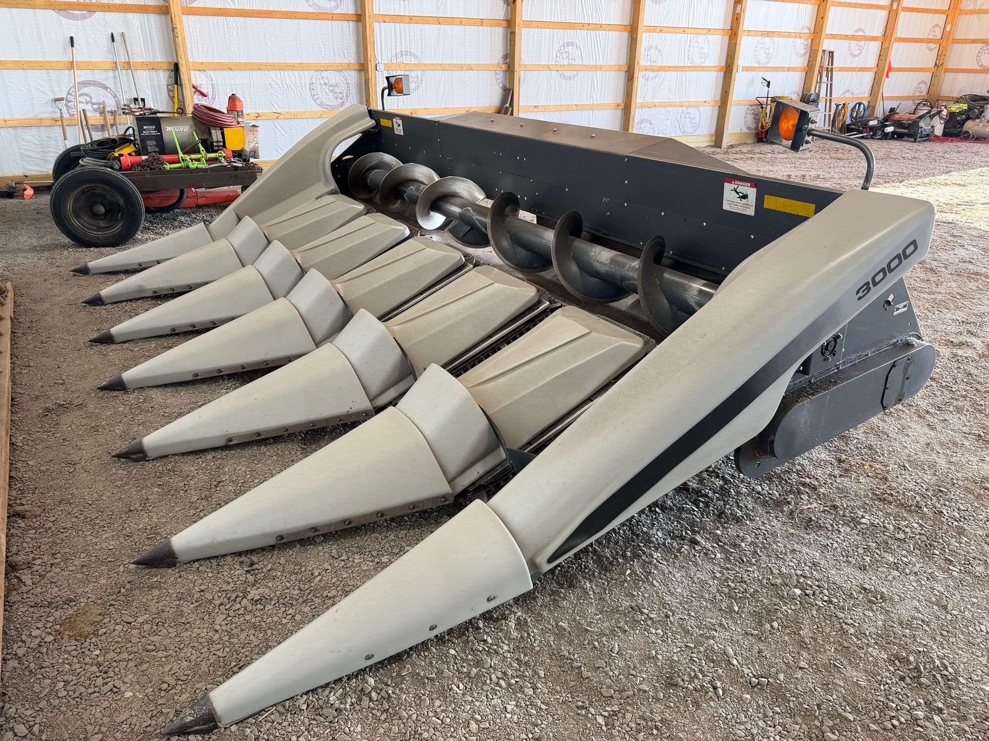 2013 Gleaner 3000 Equipment Image0