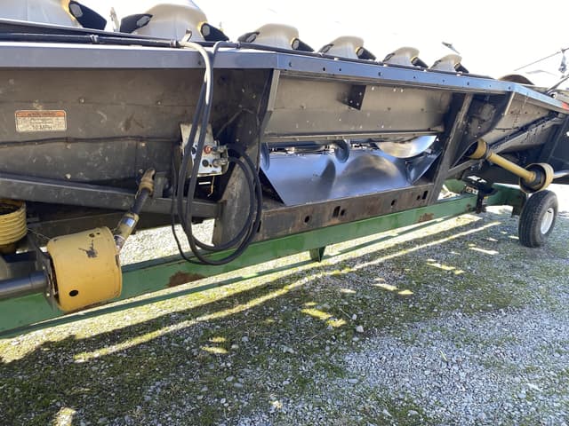 Image of Gleaner 3000 equipment image 3