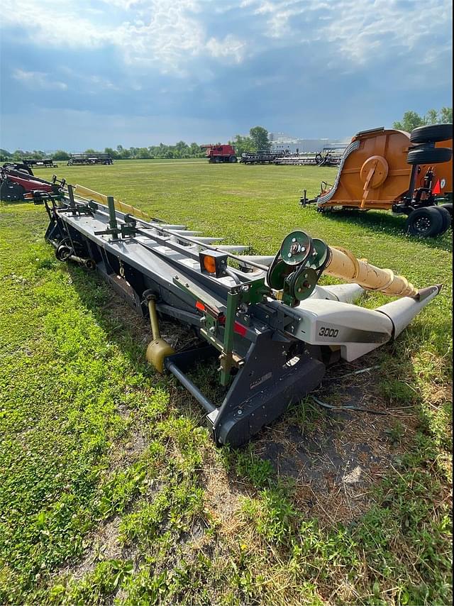 Image of Gleaner 3000 equipment image 1