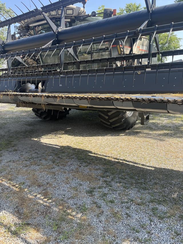 Image of Gleaner 9250 equipment image 1