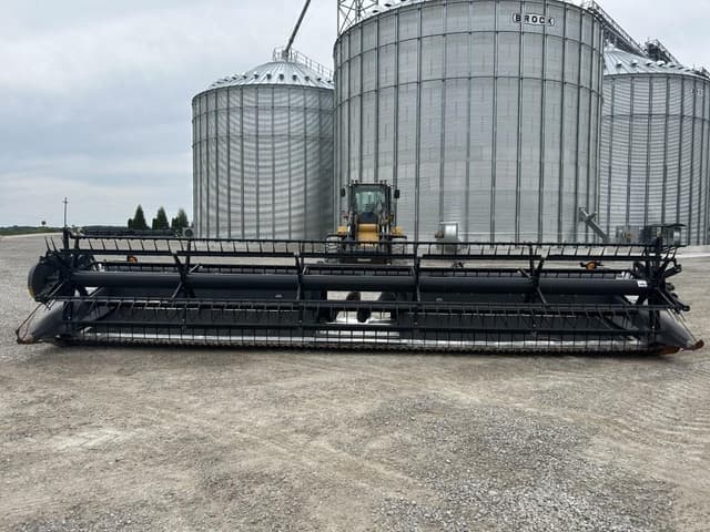 Image of Gleaner 9250 equipment image 2