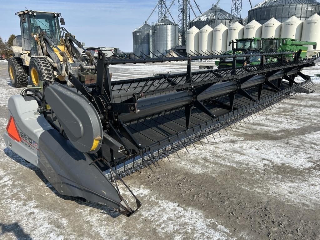 Image of Gleaner 9250 Primary image