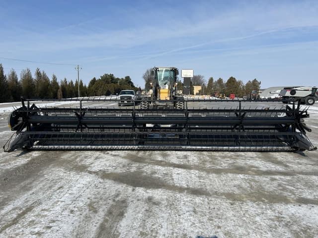 Image of Gleaner 9250 equipment image 2