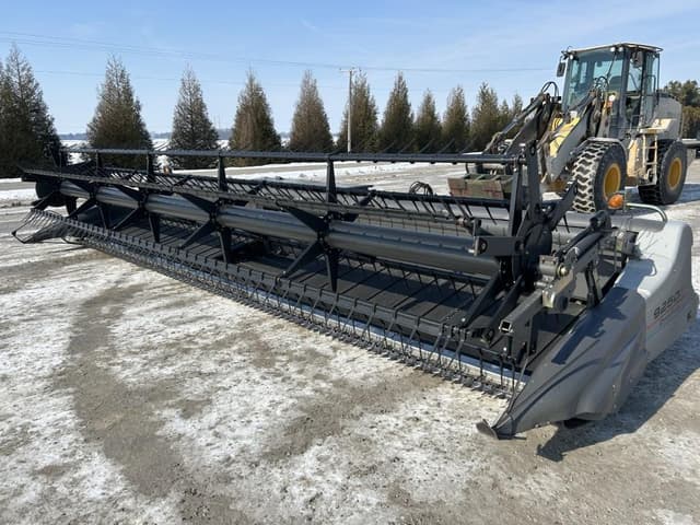 Image of Gleaner 9250 equipment image 1