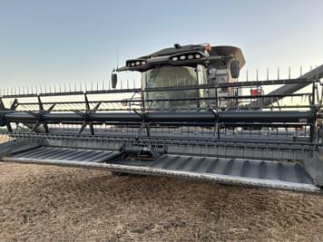 Main image Gleaner 9250