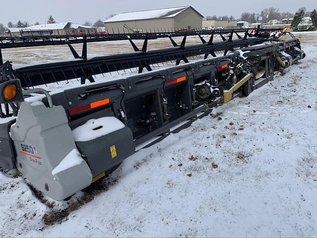 Image of Gleaner 9250 equipment image 3