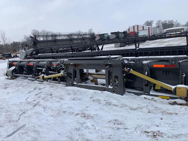 Image of Gleaner 9250 equipment image 2