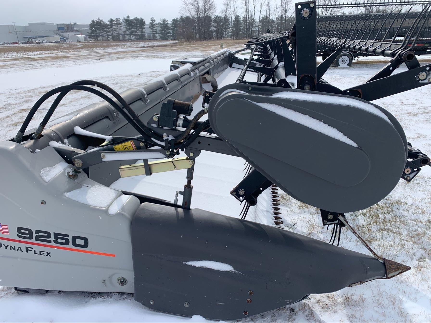 2013 Gleaner 9250 Equipment Image0