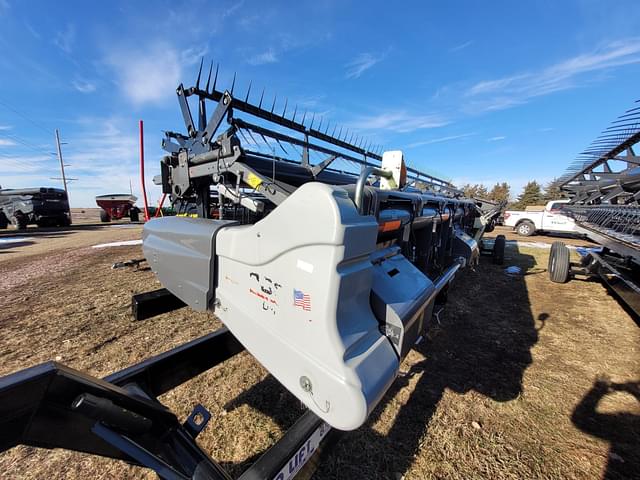 Image of Gleaner 9250 equipment image 4