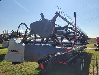 2013 Gleaner 9250 Equipment Image0