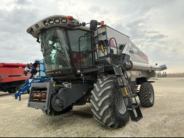2013 Gleaner S67 Equipment Image0