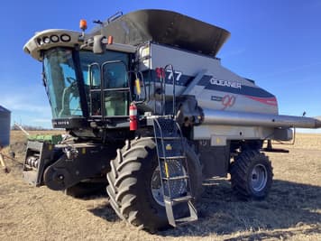 Main image Gleaner S77