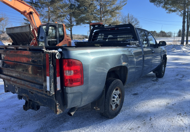 Image of GMC 2500 equipment image 3