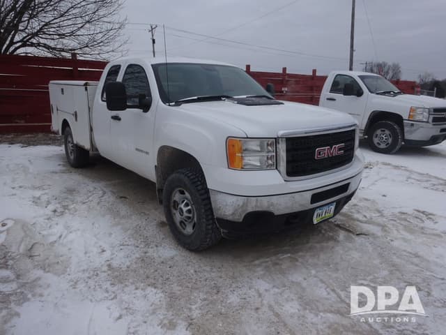 Image of GMC 2500HD equipment image 1