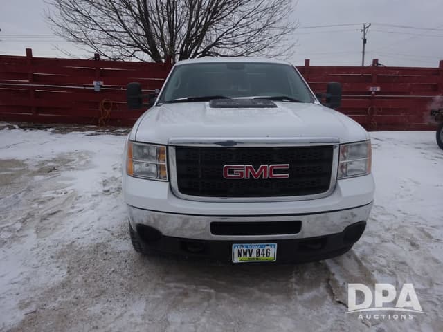 Image of GMC 2500HD equipment image 4