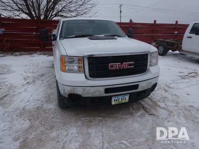 Image of GMC 2500HD equipment image 3