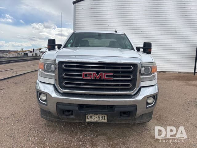 Image of GMC 2500HD equipment image 2