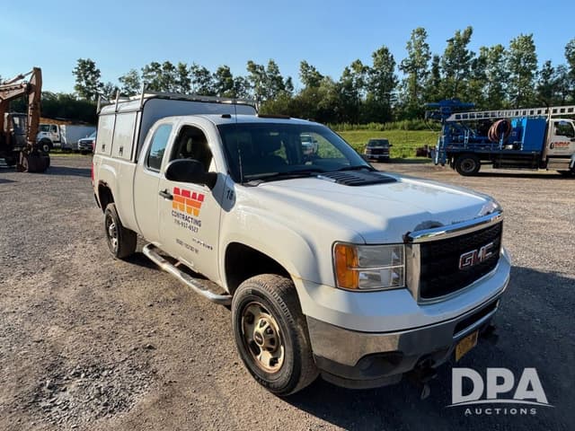 Image of GMC 2500HD equipment image 1